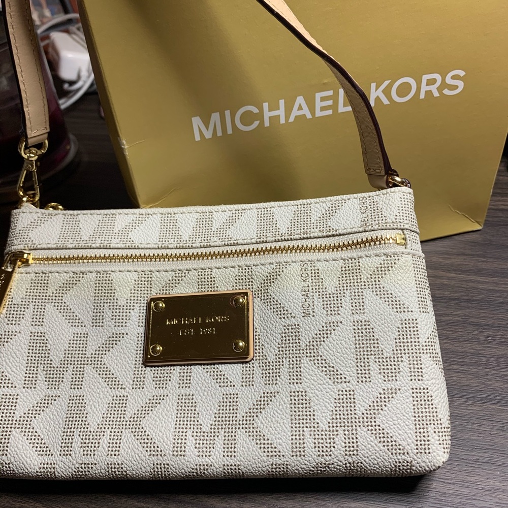 Michael Kors Wristlet